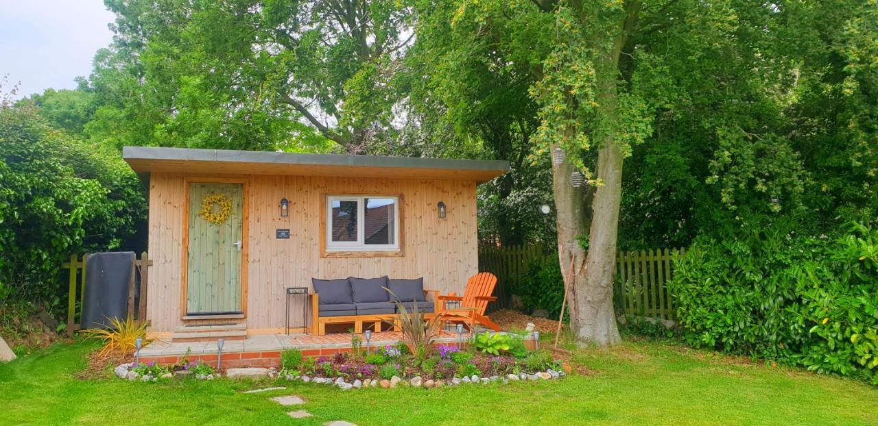Lilac Cottage Cabin Swafield Bagian luar foto